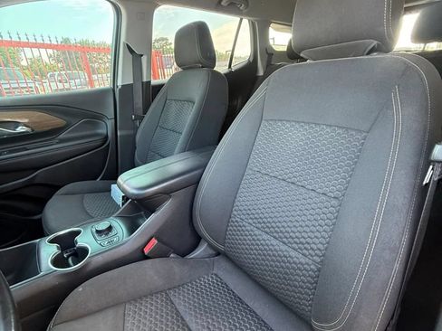Used 2020 GMC Terrain SLE w/ Driver Convenience Package FWD image 3
