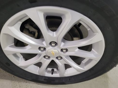 Used 2021 Chevrolet Equinox LT image 23