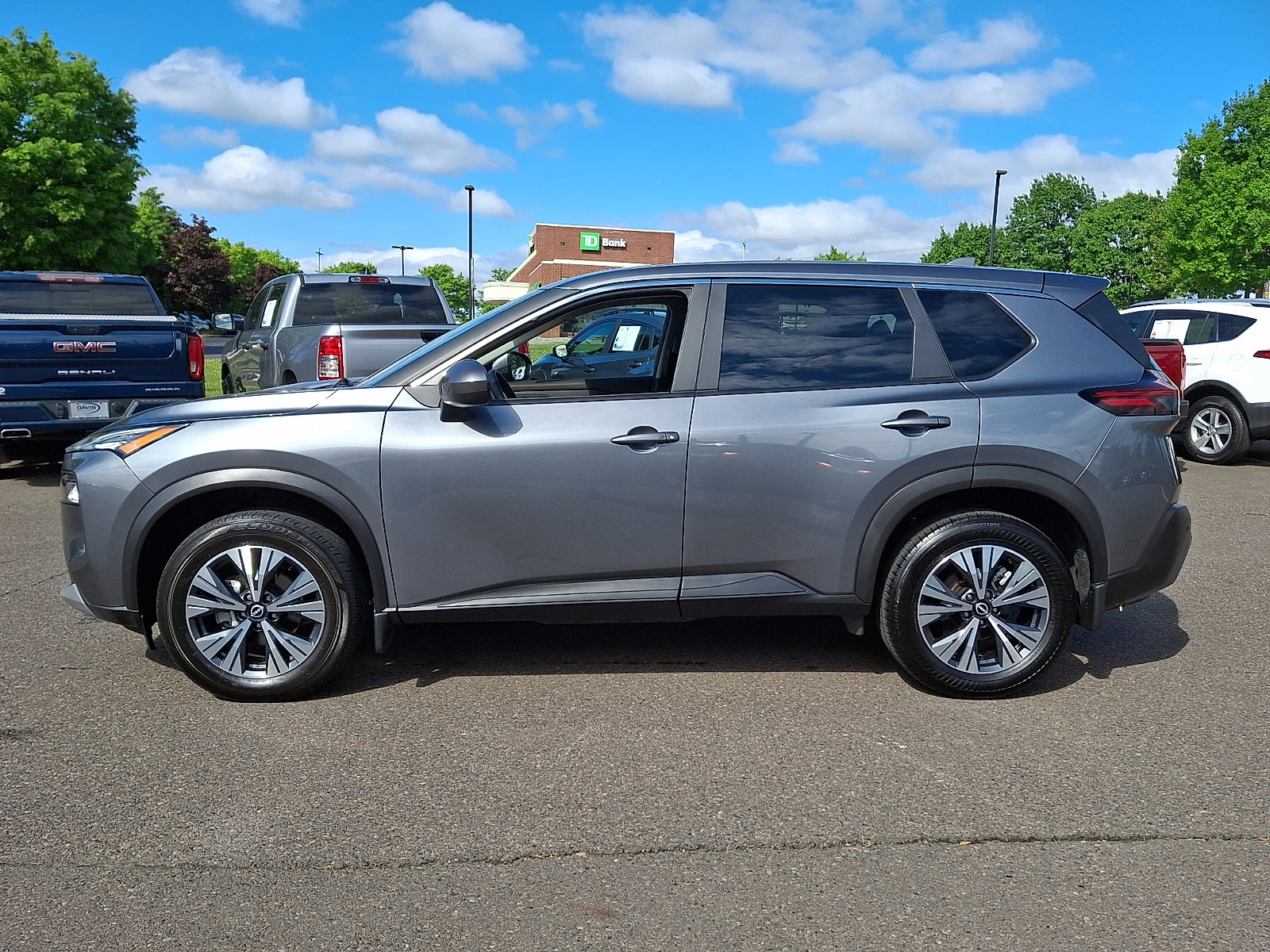 Used 2023 Nissan Rogue SV AWD/4WD image 7