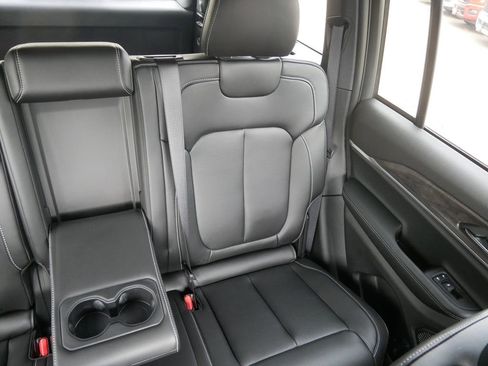 New 2025 Jeep Grand Cherokee Limited w/ Trailer Tow Package image 28