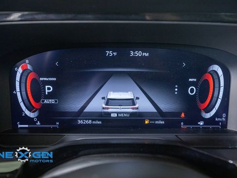 Used 2022 Nissan Pathfinder Platinum AWD/4WD image 16
