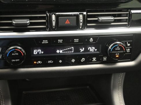 Certified 2025 Nissan Pathfinder Platinum w/ Cargo Package FWD image 20