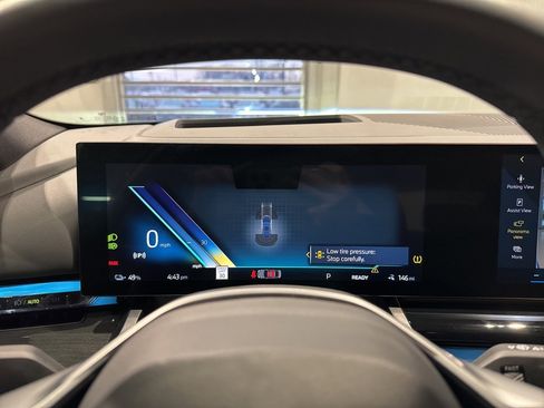 Used 2025 BMW i5 xDrive40 w/ Premium Package image 35