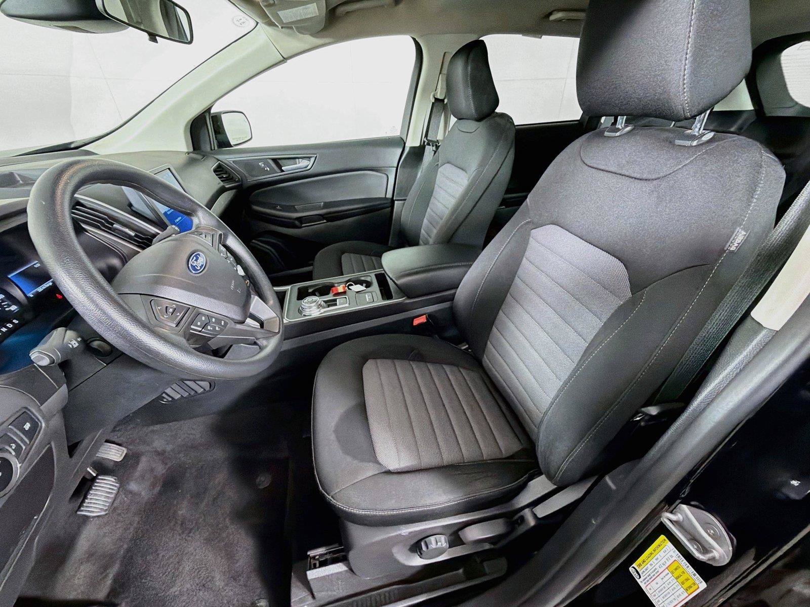 Used 2023 Ford Edge SE w/ Black Appearance Package AWD/4WD image 2