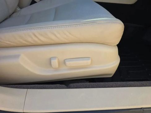 Used 2012 Acura TL w/ Technology Package image 44