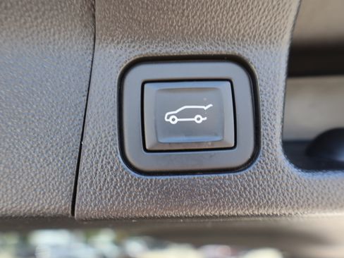 Used 2022 GMC Acadia AT4 w/ Technology Package AWD/4WD image 31