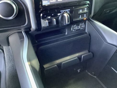 Used 2023 RAM 1500 Big Horn AWD/4WD image 19