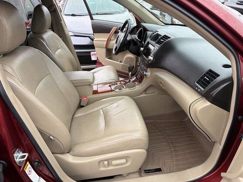 Used 2010 Toyota Highlander Limited image 24