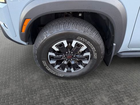 Used 2023 Nissan Frontier PRO-4X w/ Pro Convenience Package AWD/4WD image 9