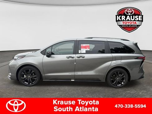 New 2026 Toyota Sienna XSE FWD image 4