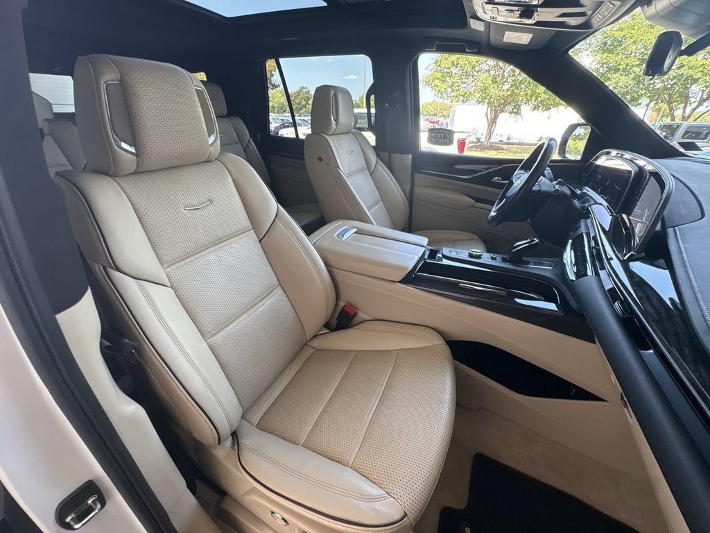 Certified 2023 Cadillac Escalade Premium Luxury w/ Performance Package AWD/4WD image 29
