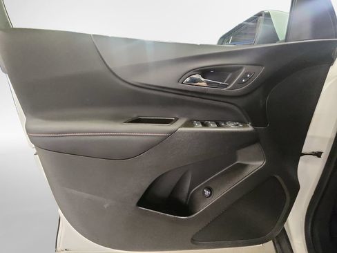 Used 2023 Chevrolet Equinox RS AWD/4WD image 15