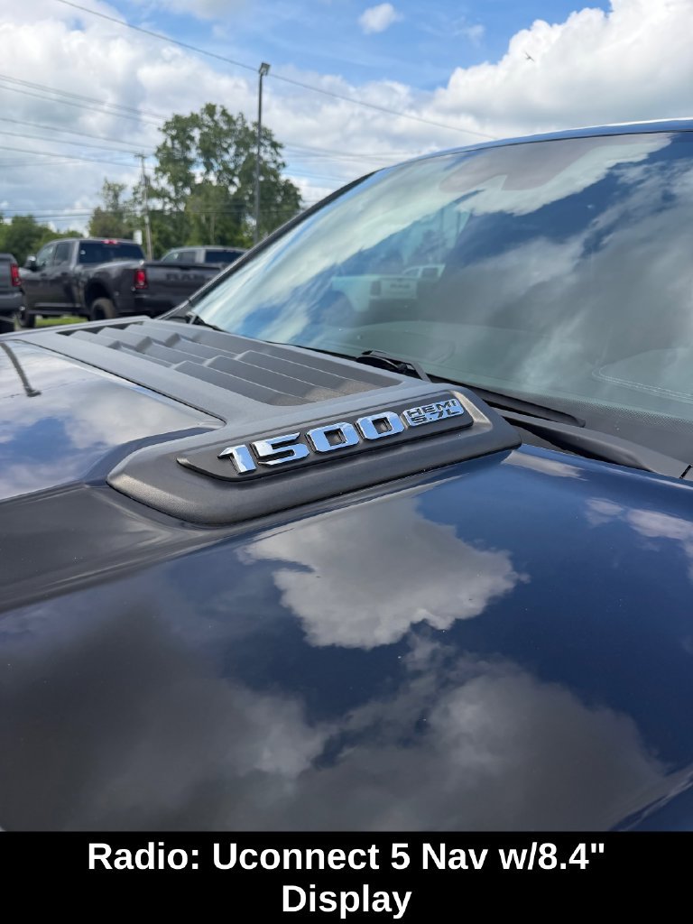Used 2022 RAM 1500 Laramie AWD/4WD image 9