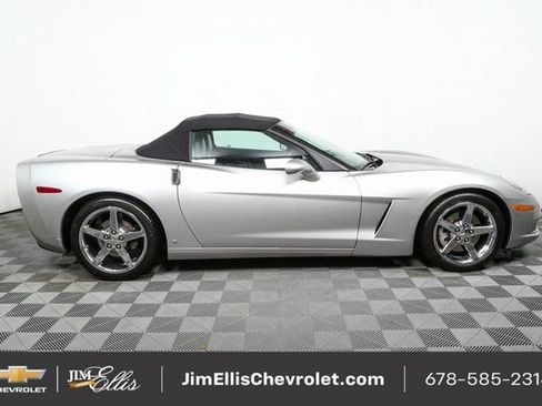 Used 2006 Chevrolet Corvette Convertible w/ Preferred Equipment Group image 2