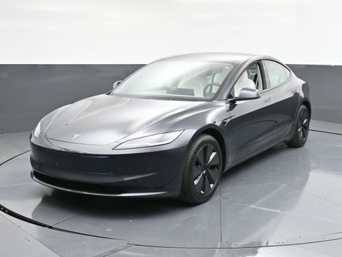 Used 2025 Tesla Model 3 Long Range image 4