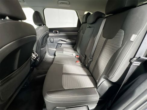 Certified 2024 Kia Sorento LX image 23