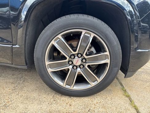 Used 2018 GMC Acadia Denali w/ Technology Package image 40