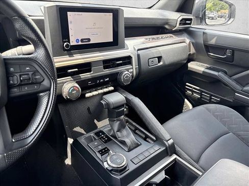 Certified 2026 Toyota Tacoma SR5 AWD/4WD image 17