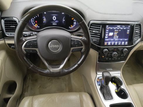 Used 2019 Jeep Grand Cherokee Overland RWD image 22