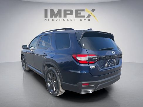 Used 2025 Honda Pilot Sport image 3