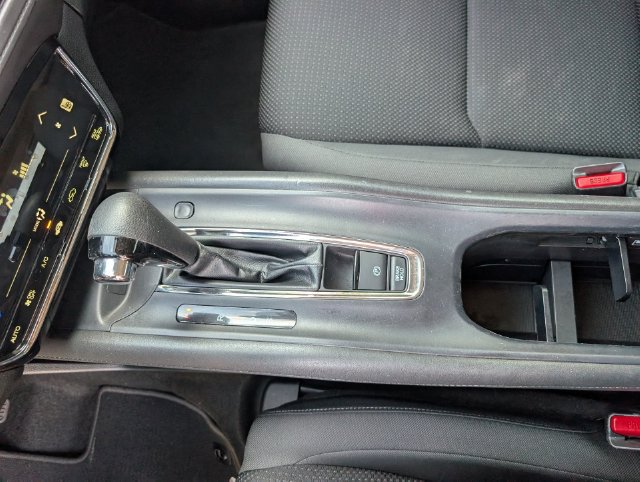Used 2021 Honda HR-V EX image 17