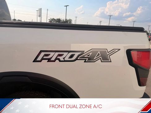 Used 2021 Nissan Titan PRO-4X w/ Pro-4x Convenience Package AWD/4WD image 4