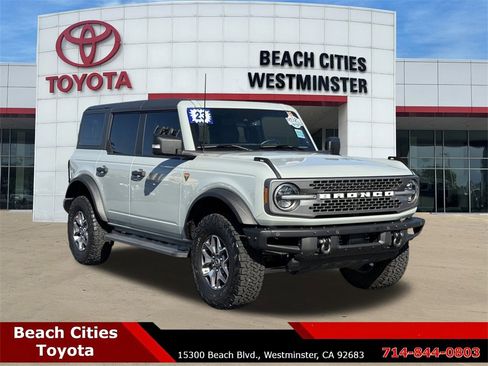 Used 2023 Ford Bronco Badlands image 2