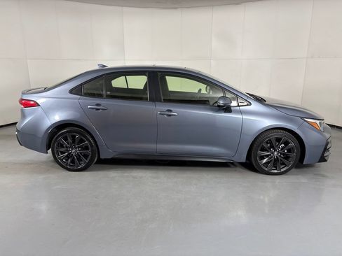 Used 2024 Toyota Corolla SE w/ SE Premium Package FWD image 11