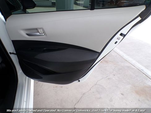 Used 2020 Toyota Corolla LE w/ Carpet Mat Package (TMS) image 23