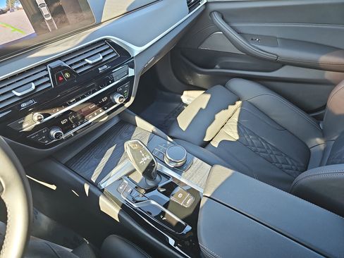 Certified 2023 BMW 530i w/ Premium Package image 26