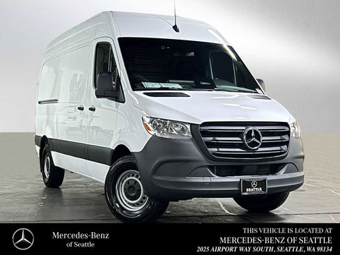 Used 2025 Mercedes-Benz Sprinter 2500 image 1