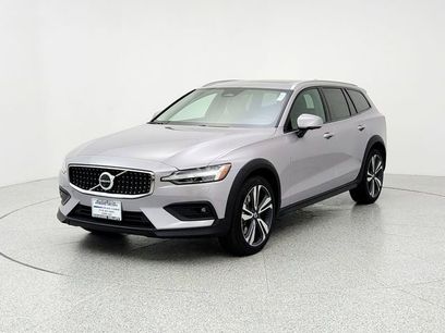 New 2026 Volvo V60 B5 Cross Country Plus w/ Climate Package
