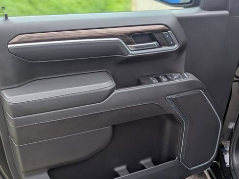 Used 2024 Chevrolet Silverado 1500 LT image 11