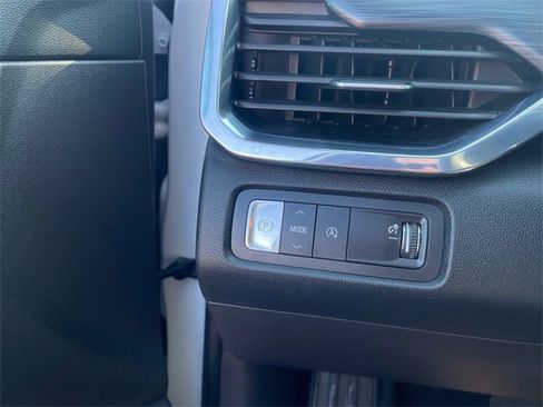 Used 2025 GMC Acadia Elevation image 15