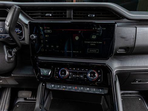 Used 2025 GMC Sierra 2500 AT4X image 24