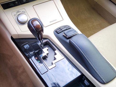 Used 2015 Lexus ES 350 w/ Luxury Package FWD image 23