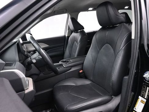 Used 2024 Toyota Grand Highlander Limited image 12