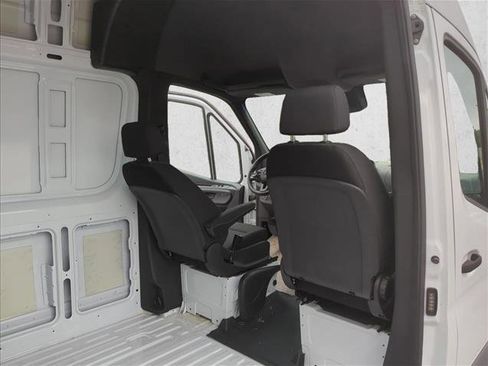 Used 2024 Mercedes-Benz Sprinter 2500 image 16