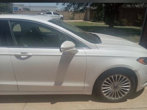 Used 2016 Ford Fusion Titanium FWD image 3