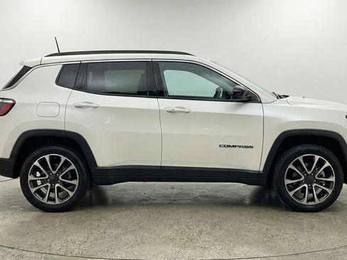 Used 2025 Jeep Compass Limited AWD/4WD image 8