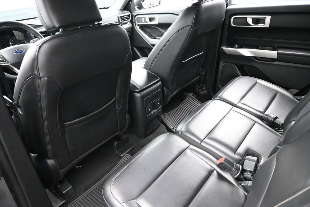 Used 2023 Ford Explorer XLT w/ Equipment Group 202A AWD/4WD image 19