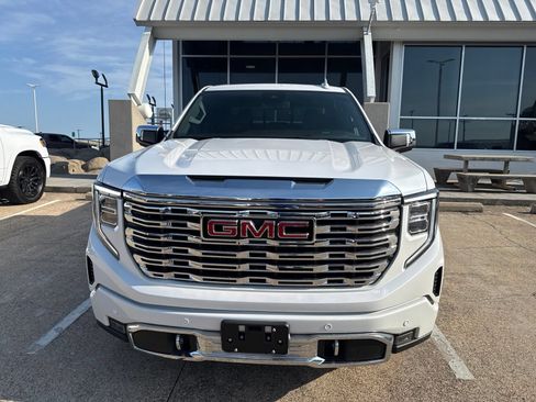 Used 2024 GMC Sierra 1500 Denali RWD image 2