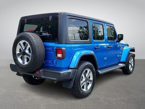 Used 2022 Jeep Wrangler Unlimited Sahara w/ Cold Weather Group AWD/4WD image 6