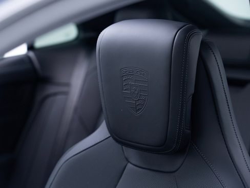 New 2026 Porsche Macan Electric image 19