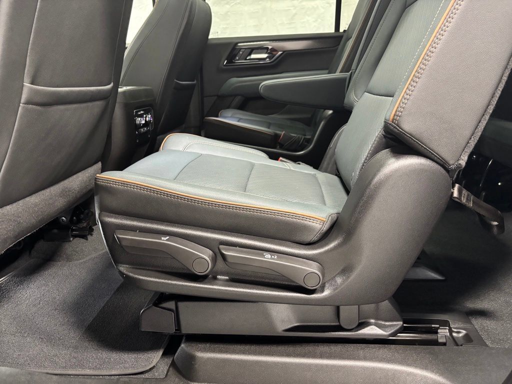 Used 2026 GMC Yukon XL AT4 w/ AT4 Premium Package AWD/4WD image 41