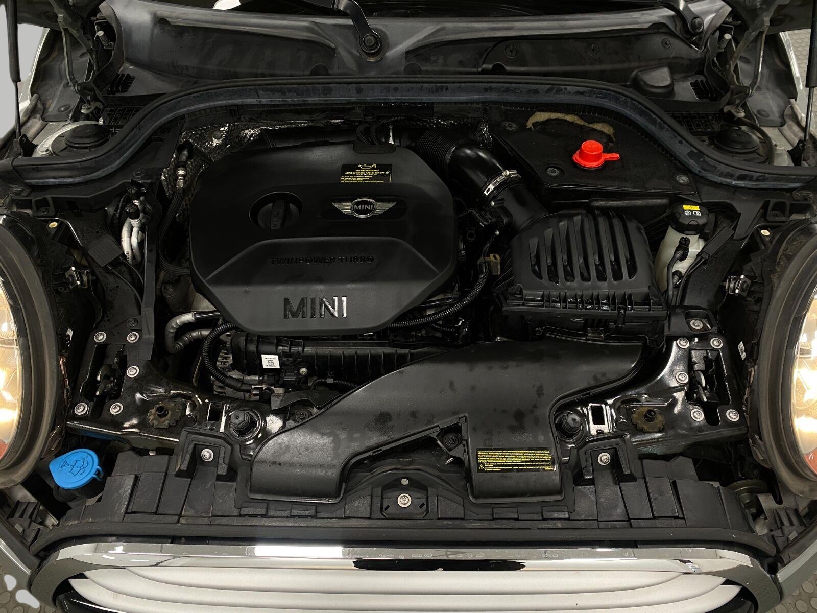 Used 2015 MINI Cooper 4-Door Hardtop FWD image 10