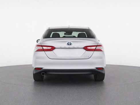 Certified 2020 Toyota Camry XLE FWD image 3