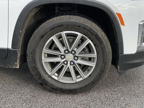 Used 2023 Chevrolet Traverse LT image 32