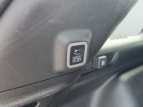 Used 2023 Jeep Grand Cherokee Altitude AWD/4WD image 15