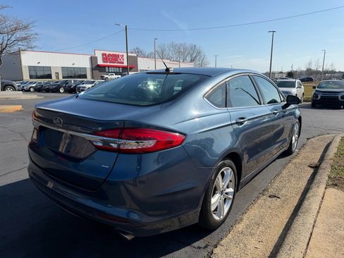 Used 2018 Ford Fusion SE image 7